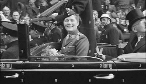 Портаж отдает дань уважения матриарху, который живет с любовью и целью, и Уинсн Черчилль посещает Брюссель.