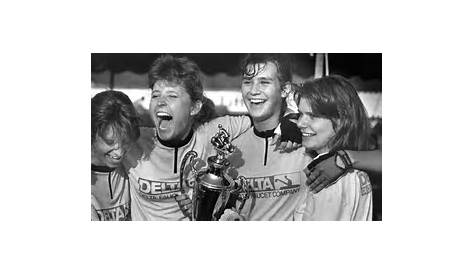 Indystar Obit Dana Hunsinger Benbow of the Wins Division B (альбом)