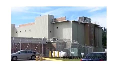 Заключенный тюрьмы округа Беркли обыскал центр заключения Sc Hillfinklea