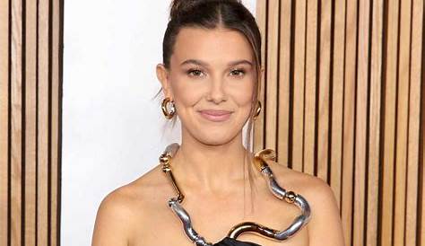 Тик Милли Бобби Браун делится щекими пиками бикини из своего пляжного отдыха