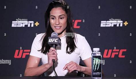 Глория Де Паула нанимает фотографа и фотографа Alamy