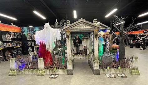 Spirit Halloween Barboursville Wv 2023 Instore Experience Blog (англ.) (недоступная ссылка).