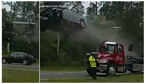 Crash on 128 Today Сув Эс въехал в маршрут буксировщика в Нидхэме