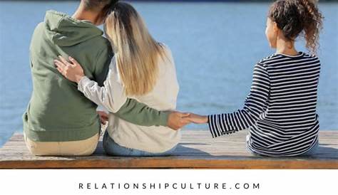 Он видит кого-то еще 15 признаков культуры отношений