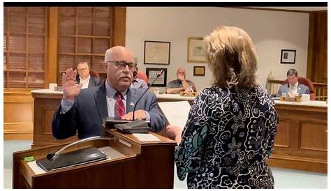 Wtad Divorces Troup присягнули на посту мэра Куинси