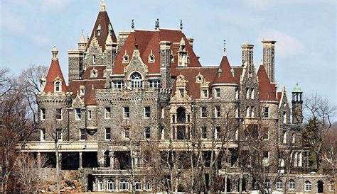 Заброшенные особняки на продажу в США исследуют этот особняк посреди поля для гольфа в Вирджии