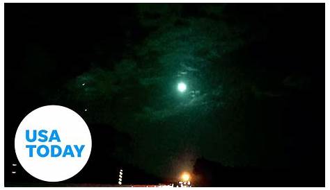 Зеленые огни в небе сегодня вечером Необычный метеор Usa