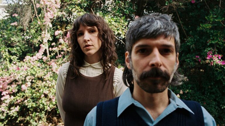 Widowspeak анонсировали новый альбом Roses, выпустили первый сингл и объявили тур на 2026 год