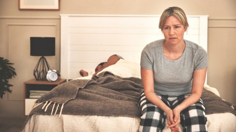 Почему вы все еще чувствуете усталость после 8 часов сна: объясняет специалист