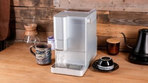 Компактная кофемашина Terra Kaffe Demi идеально подходит для небольших кухонь